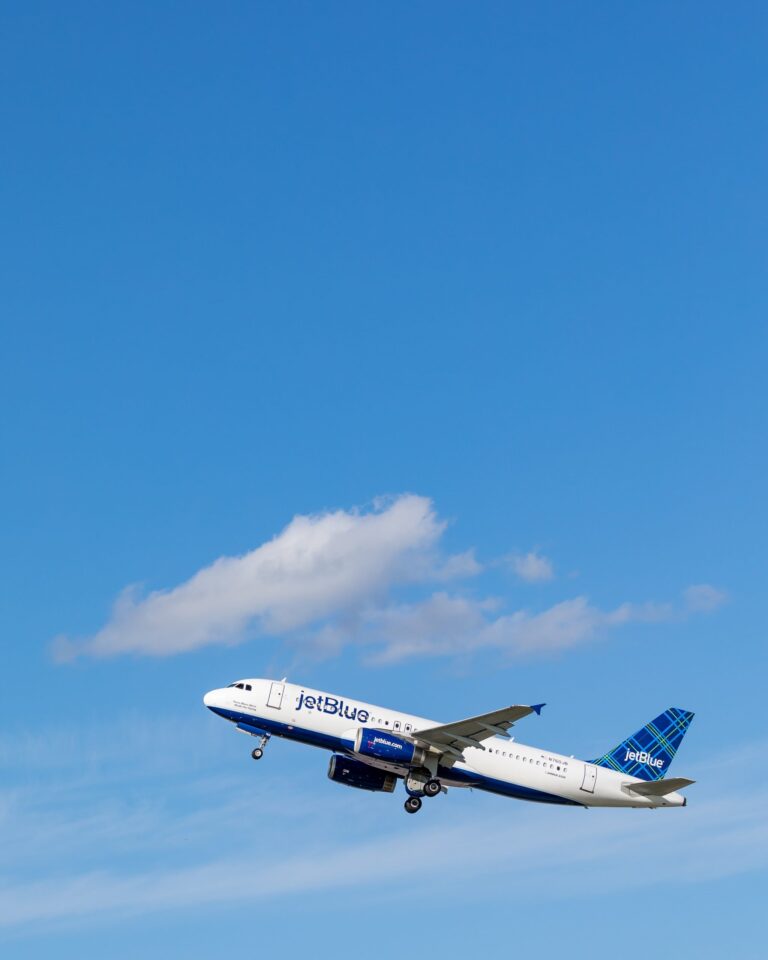 JetBlue Pilot Removed From AirPlane for Having BAC 4 Times the Legal Limit