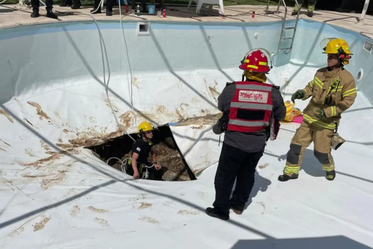 Giant Sinkhole at Pool Kills Man and Injures one Other