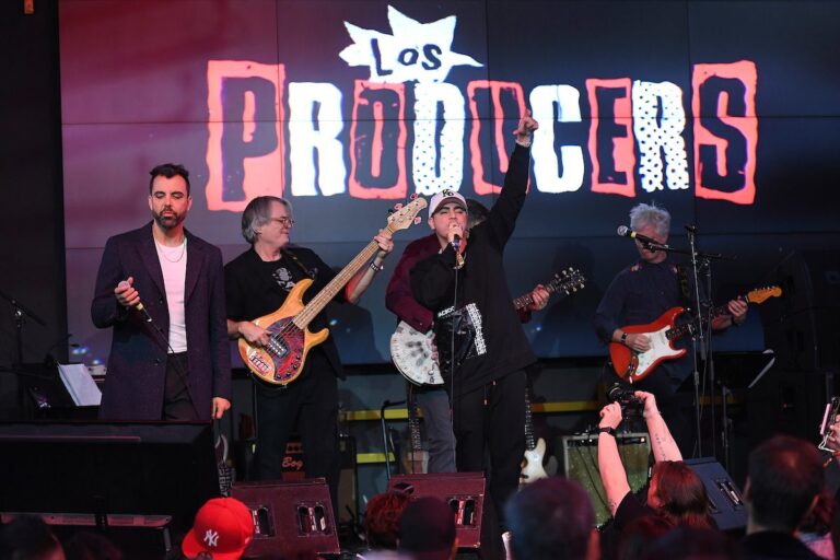 Los Producers Concert Raises $130k for MJ Fox Fdn