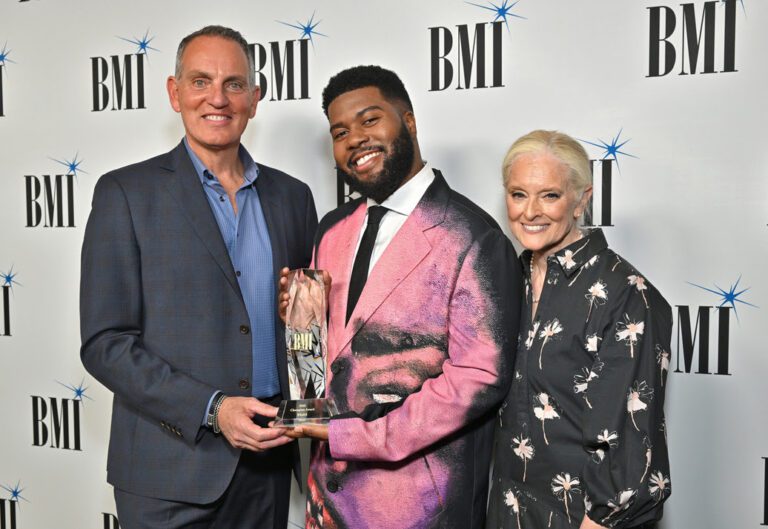 Khalid Honored at BMI Pop Awards (Video)